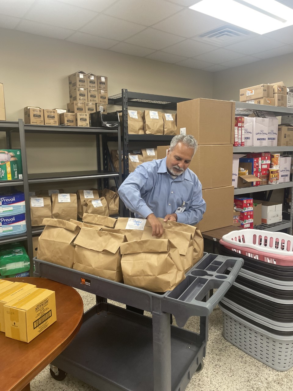 Meals on Wheels, Lending a Hand