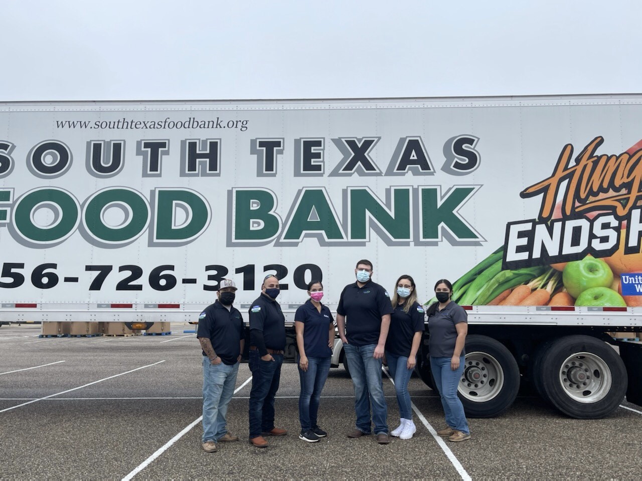 Eagle Pass Detention Facility Volunteers at Local County Food Bank 