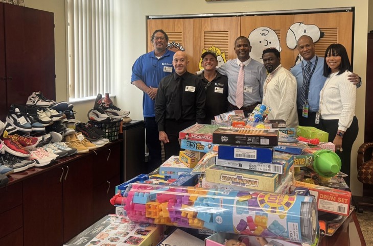 2nd Chance Heroes Deliver Christmas Gifts to Pine Ridge Students